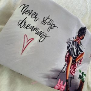 Подвързия „Never stop dreaming“